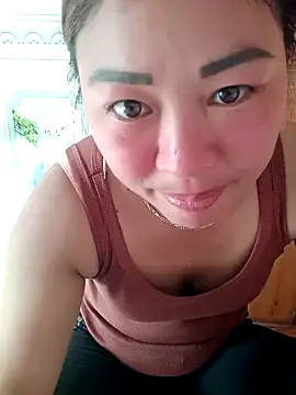 out-lustt online show from April 13, 9:24 am