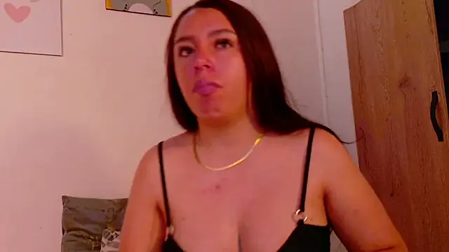 Mia C online show from February 7, 9:06 am