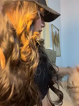 MadySmith online show from February 17, 6:27 pm