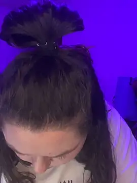 Snapshot of _maracr19_ chatting on February 8, 3:43 pm maracr19 online show from February 8, 3:43 pm