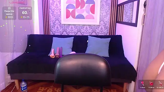 Snapshot of Nyxx_Velariia chatting on June 1, 5:01 pm Nyxx Velariia online show from June 1, 5:01 pm