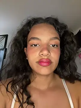 Nyxx Velariia online show from April 4, 7:20 pm