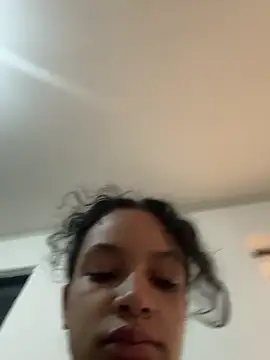 Nyxx Velariia online show from March 26, 4:05 pm