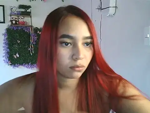 YIS-CAM77 online show from March 5, 10:59 pm