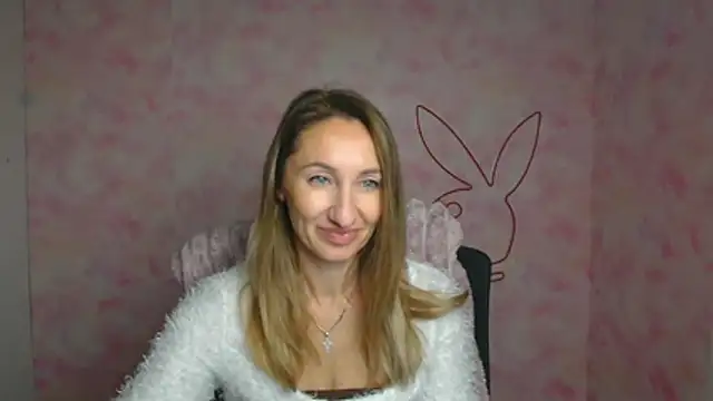 Diana Sweeet  online show from April 9, 6:30 am