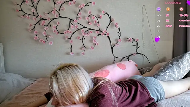 MisaMew online show from March 24, 9:42 am