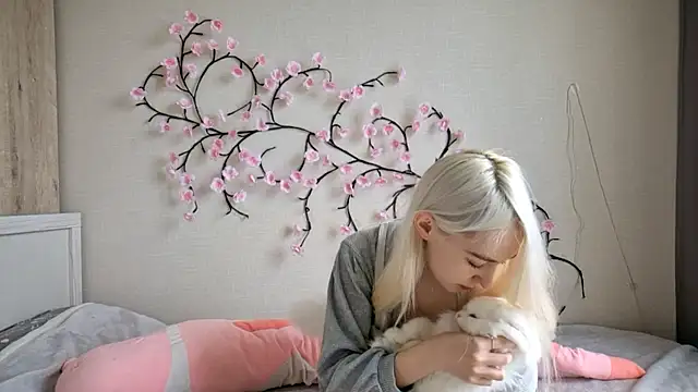 Snapshot of MisaMew chatting on May 7, 9:34 am MisaMew online show from May 7, 9:34 am