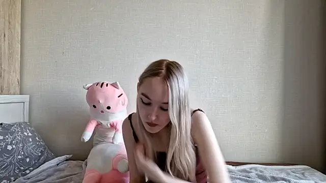MisaMew online show from June 30, 4:18 pm