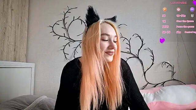 MisaMew online show from February 28, 8:14 am