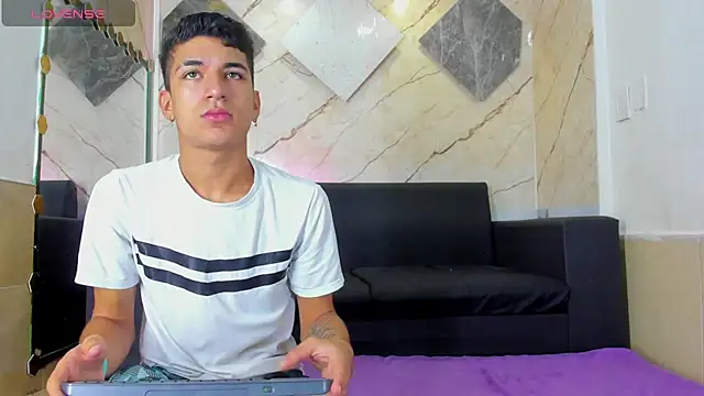 ALEX KEITH26 online show from April 4, 11:50 am