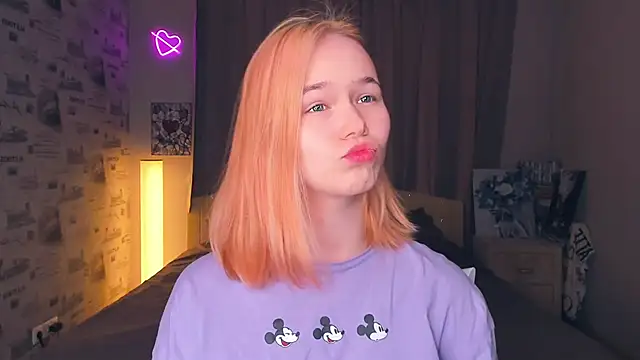 OwlLynn online show from February 19, 8:22 am