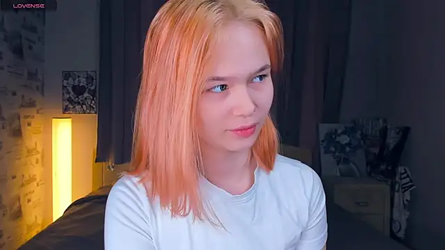 OwlLynn online show from February 7, 8:55 am