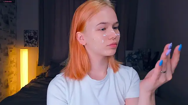 OwlLynn online show from February 8, 8:34 am