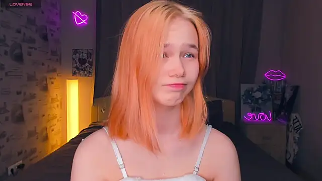 OwlLynn online show from February 14, 8:14 am