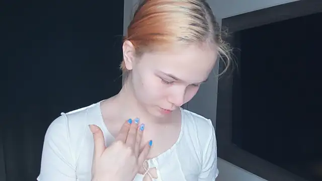 OwlLynn online show from March 20, 8:26 am