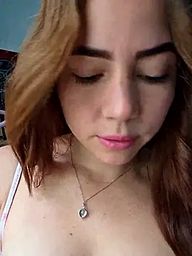 Snapshot of dani_ferreer1 chatting on June 12, 12:25 pm dani ferreer1 online show from June 12, 12:25 pm