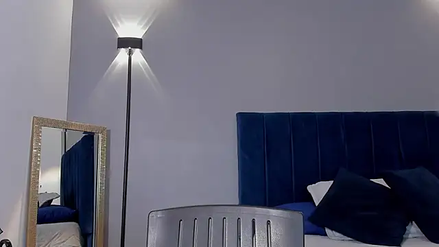 Snapshot of DrakeCarter chatting on February 21, 1:40 am DrakeCarter online show from February 21, 1:40 am