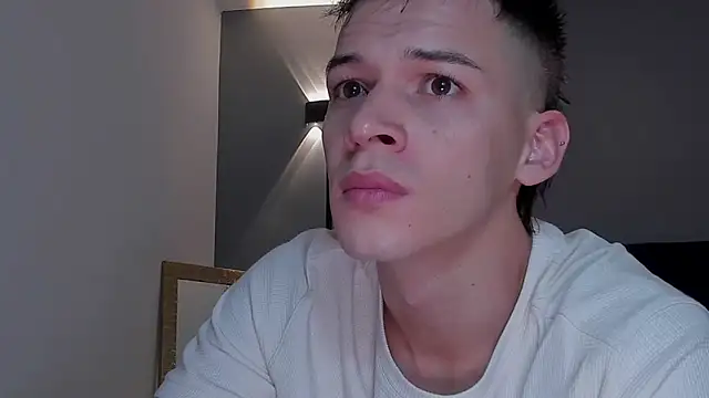 Snapshot of DrakeCarter chatting on February 14, 12:33 am DrakeCarter online show from February 14, 12:33 am