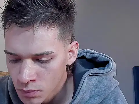 Snapshot of DrakeCarter chatting on February 11, 1:27 am DrakeCarter online show from February 11, 1:27 am