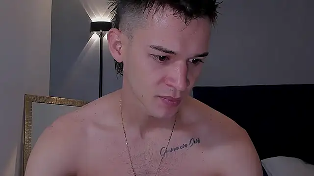 Snapshot of DrakeCarter chatting on February 24, 1:39 am DrakeCarter online show from February 24, 1:39 am