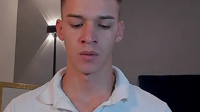 Snapshot of DrakeCarter chatting on March 1, 12:43 am DrakeCarter online show from March 1, 12:43 am