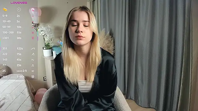 LuanaFincel online show from February 17, 1:03 am