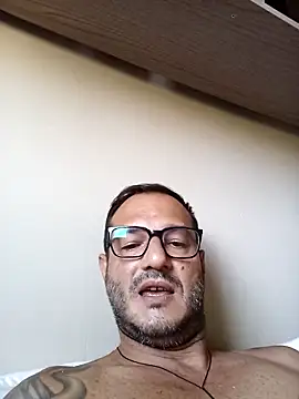 Snapshot of tio-roludo chatting on April 24, 12:29 pm tio-roludo online show from April 24, 12:29 pm