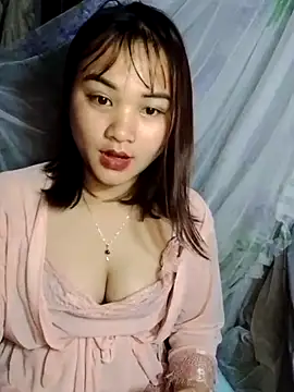 Lisakeem online show from February 5, 7:21 pm