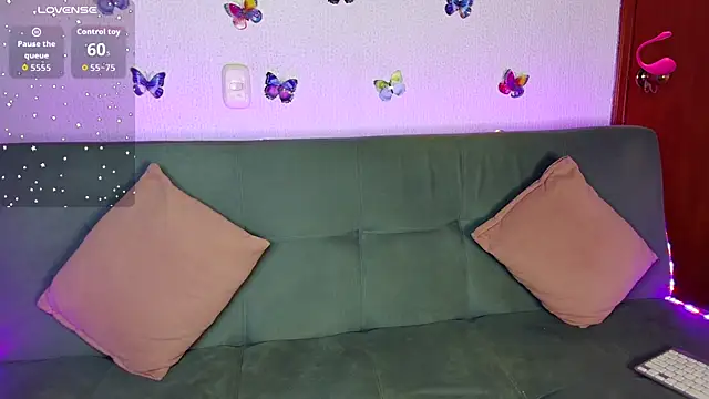 Snapshot of Anihaa chatting on February 18, 5:27 am Anihaa online show from February 18, 5:27 am