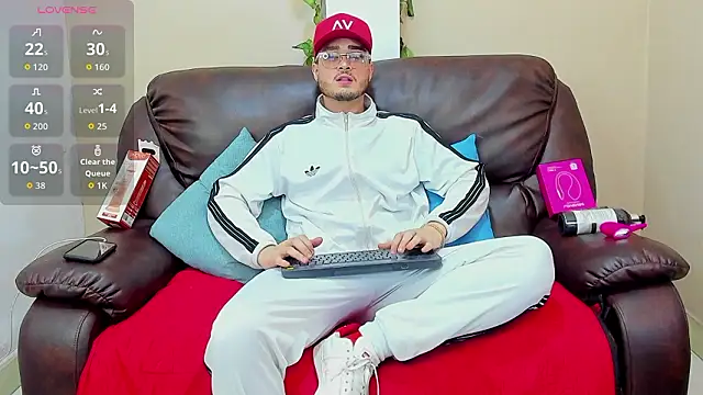 Salvattore Muller online show from March 9, 9:51 pm