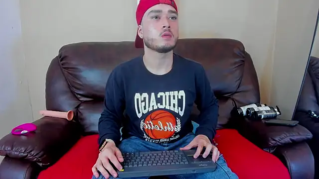 Salvattore Muller online show from April 3, 10:38 pm