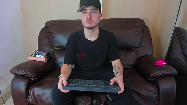 Salvattore Muller online show from April 13, 10:25 pm