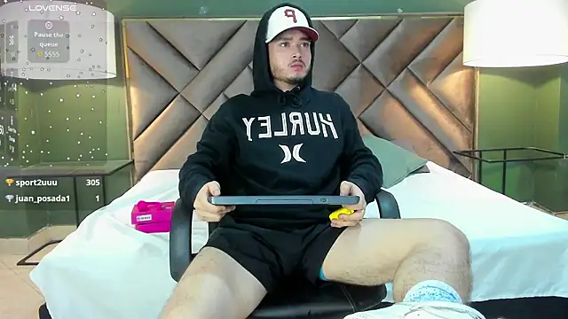 Snapshot of Salvattore_Muller chatting on February 18, 10:44 am Salvattore Muller online show from February 18, 10:44 am