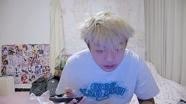 Chocolates-001 online show from April 13, 11:47 am