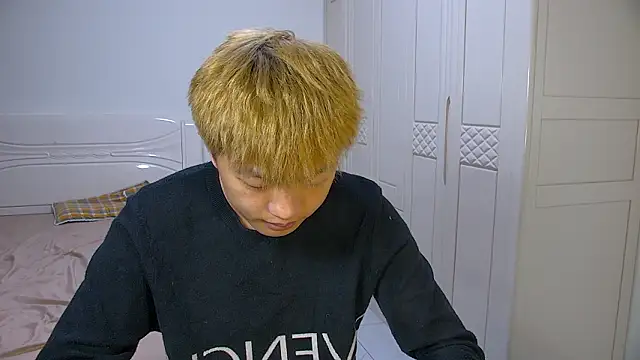 Chocolates-001 online show from March 7, 11:38 am