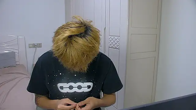 Chocolates-001 online show from March 20, 10:16 am