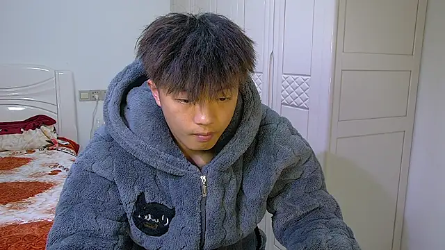 Chocolates-001 online show from January 17, 10:19 am