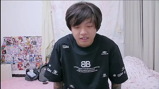 Chocolates-001 online show from April 14, 12:21 pm