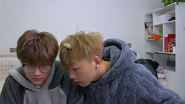 Chocolates-001 online show from February 1, 10:46 am