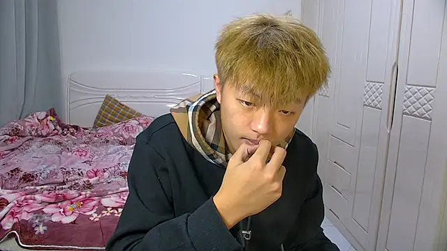 Chocolates-001 online show from February 10, 11:09 am