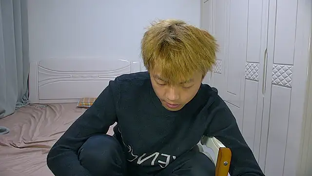 Chocolates-001 online show from February 23, 11:22 am