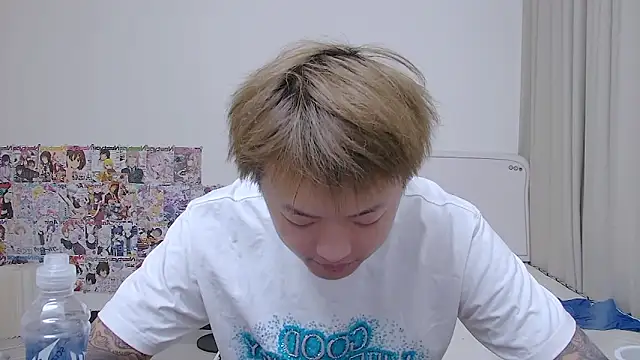 Chocolates-001 online show from May 20, 12:57 pm