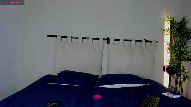 ella  olmos online show from February 3, 1:16 pm