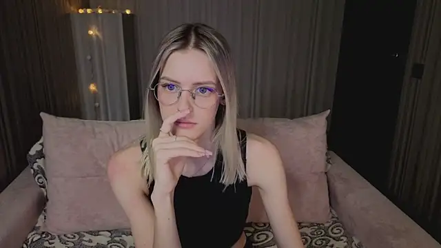 kittie like18 online show from March 6, 1:11 am