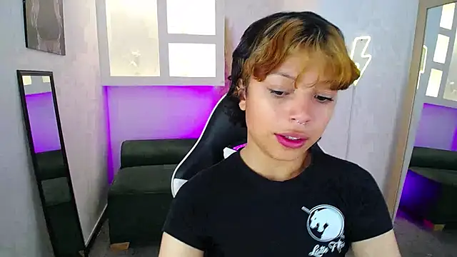 melodyy as online show from April 8, 12:39 pm