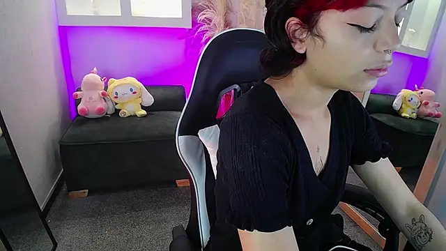 Snapshot of melodyy_as chatting on May 12, 1:28 pm melodyy as online show from May 12, 1:28 pm