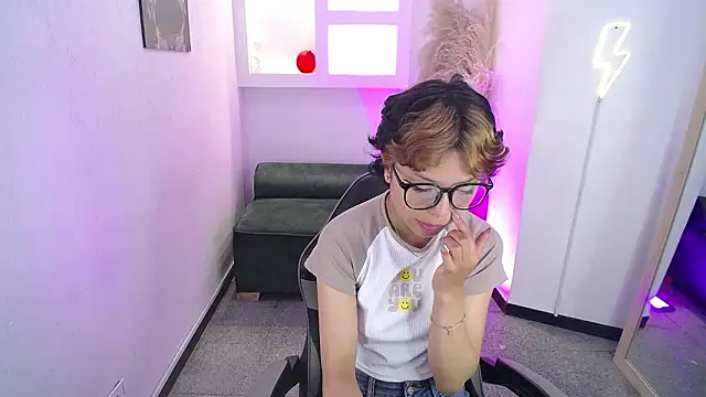 melodyy as online show from February 19, 12:35 pm