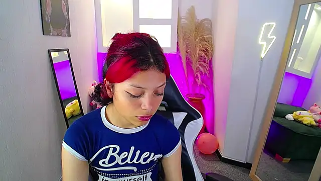 Snapshot of melodyy_as chatting on May 25, 1:32 pm melodyy as online show from May 25, 1:32 pm