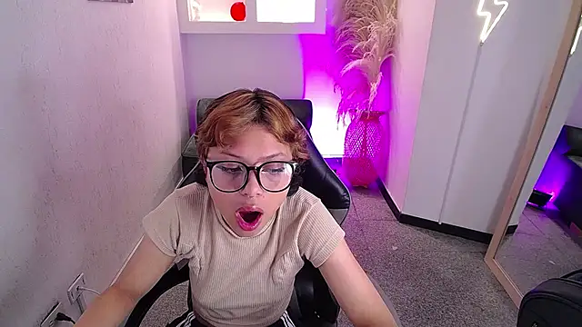 melodyy as online show from February 21, 12:40 pm