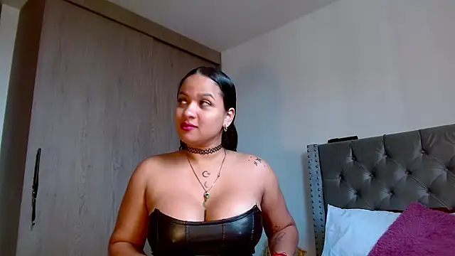celeneortii online show from April 28, 5:17 pm